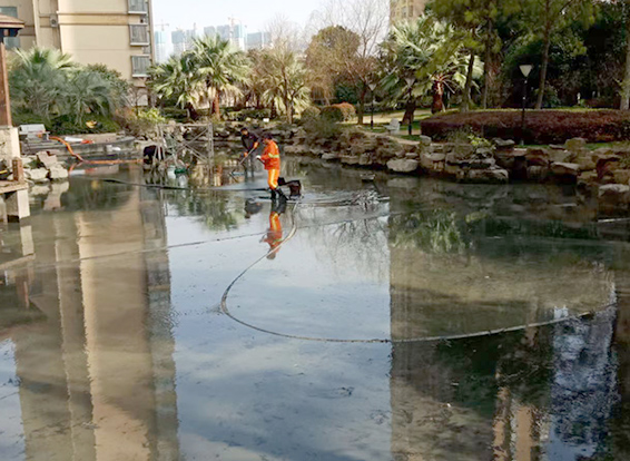 豆河镇景观池淤泥清理